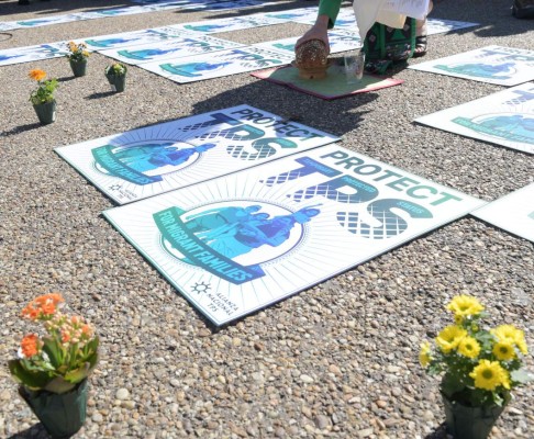 Alcaldes de Nueva York y Miami piden renovar TPS