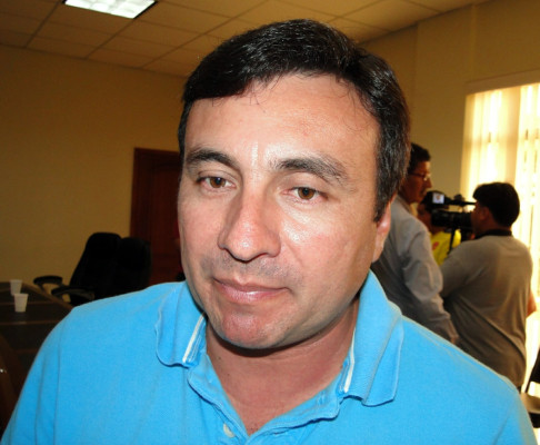 Luchan para terminar con desorden en el centro de El Progreso