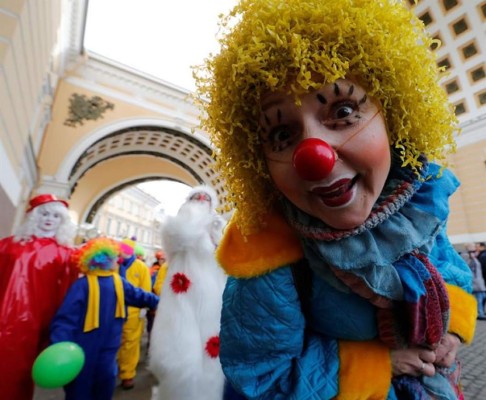 'Usted ha llamado a la Embajada rusa', la broma del 1 de abril de Moscú