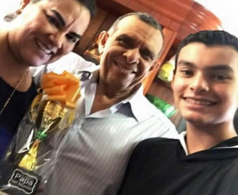 Porfirio 'Pepe' Lobo desmiente viaje a EUA y celebra el Día del Padre en Honduras