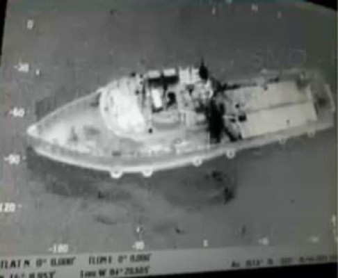 La embarcación fue interceptada por una patrulla de las FFAA.