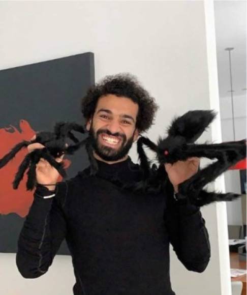 Mohamed Salah, delantero del Liverpool, optó por este disfraz.