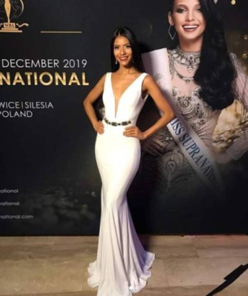 Nicole Ponce participa en el concurso de belleza Miss Supranational 2019 y al igual que sus compatriotas también es una digna representante del país.