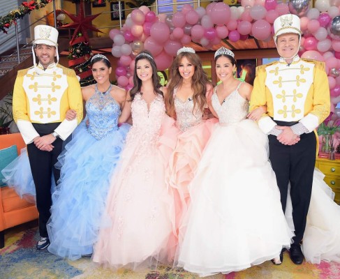 Thalía 'celebra' su fiesta de quinceaños