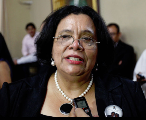 Julieta Castellanos denuncia otro ataque a universitario