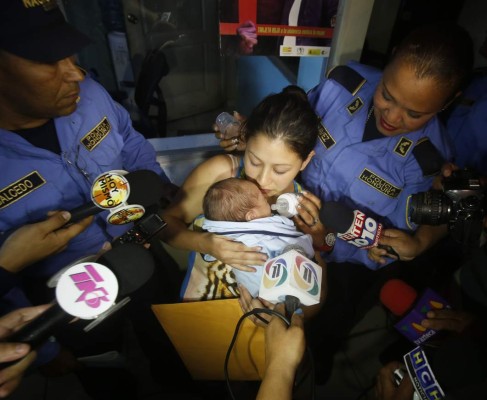 Policía recupera al bebé que había sido robado a su madre