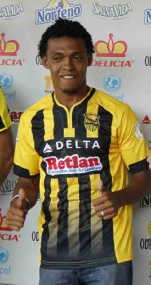 Víctor Moncada: El mediocampista es otro de los que no sigue en el Real España y se irá al Juticalpa FC: