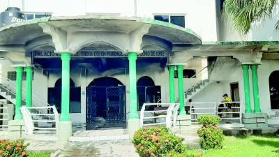 Autoridades averiguan si el siniestro fue provocado u originado por un cortocircuito.