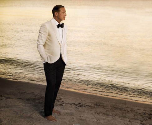 Luis Miguel le canta a México  