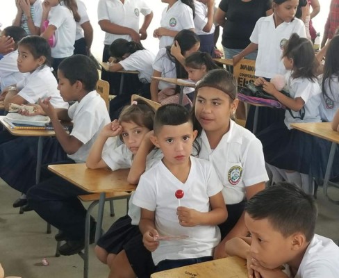Más de dos millones de alumnos inician clases hoy en Honduras 
