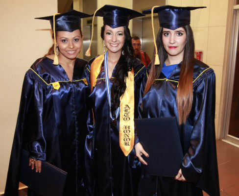 Brindis por los graduados