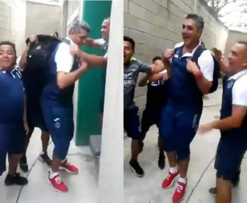 Diego Vázquez festejó con mensaje a Vargas: 'Me voy de mochilero a la final'