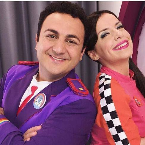 La serie Junior Express culminó sus emisiones en 2019. “El Capitán Topa” y su música fueron la alegría de los niños a lo largo de cinco temporadas. La última está compuesta por 23 episodios llenos de diversión y aventuras. Lila, la conductora del monorriel, en esa emisión recibe un regalo muy especial: un piloto automático llamado EMA (Especialista en Manejo Automático) que le permite dejar la silla de conductor y sumarse al resto de la tripulación para vivir situaciones disparatadas con más shows musicales.