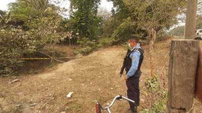 El cuerpo sin vida fue encontrado dentro de este drenaje 'cuneta' de agua lluvia, ubicada en la colonia Flores de Oriente en La Lima, Cortés.