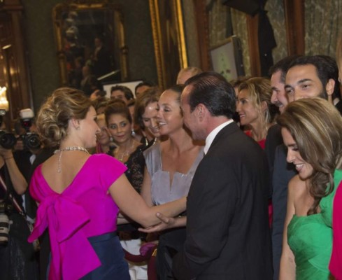 Critican vestido de Angélica Rivera