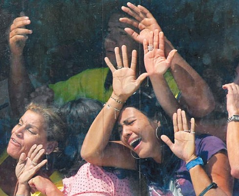 Secuestradores de banco se entregan