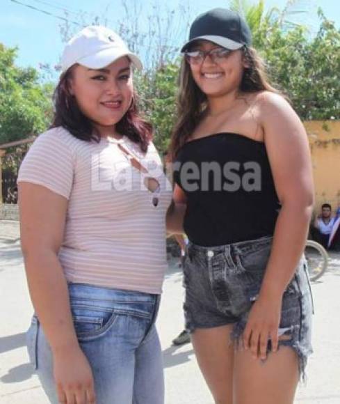 Las chicas no podían faltar y se hicieron presente al estadio para disfrutar del Galaxy vs Olimpia.