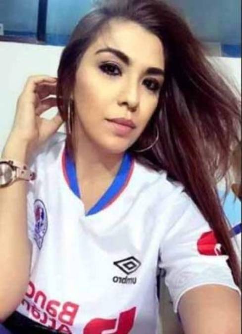 Jerry Bengtson: El delantero del Olimpia junto a su bella esposa Yarely Espinal.