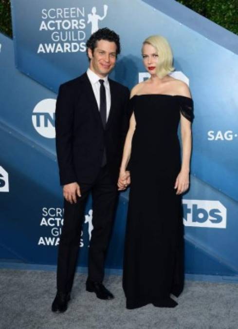 La actriz Michelle Williams ya no teme mostrar su amor por el director Thomas Kail, esta fue se segunda salida como pareja en una ceremonia.