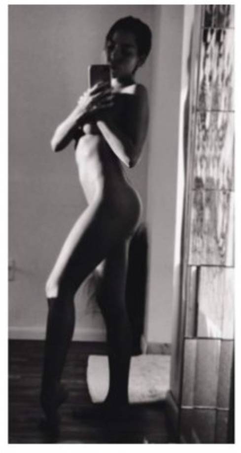 Frida Sofía sorprendió recientemente a sus seguidores con una foto como Dios la trajo al mundo.