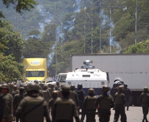 Habilitan paso por bulevar de Villanueva