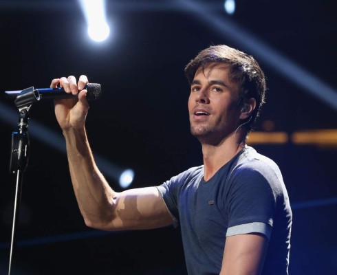 Enrique Iglesias va por nueve Premios Juventud