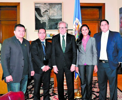 Luis Almagro se reúne con los indignados en Estados Unidos