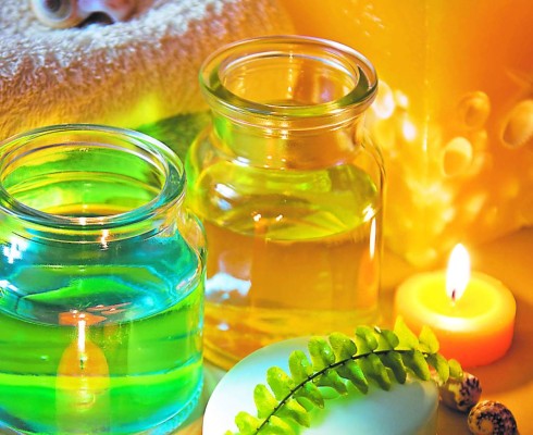 El aceite de almendra mejora la piel de las manos y uñas