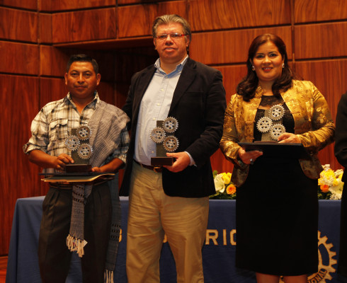 Velada de distinción