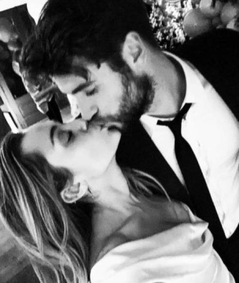 Cyrus ya había dado un vistazo a su boda con Liam el pasado diciembre, después de varios años comprometidos en una relación llena de rupturas y reconciliaciones.<br/>