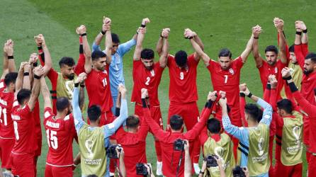 Los jugadores de Irán no cantaron el himno antes del partido ante Inglaterra por las víctimas de las protestas en su país