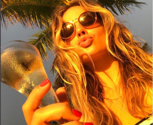 Suben fotos de Margot Robbie a un sitio para adultos  