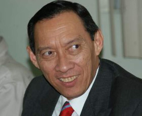 Periodista anuncia proyecto de abrir un canal educativo y cultural