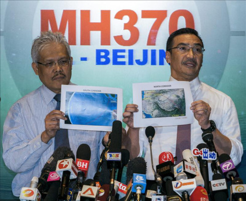 Malasia amplia la búsqueda del avión perdido a Oceanía y Asia  