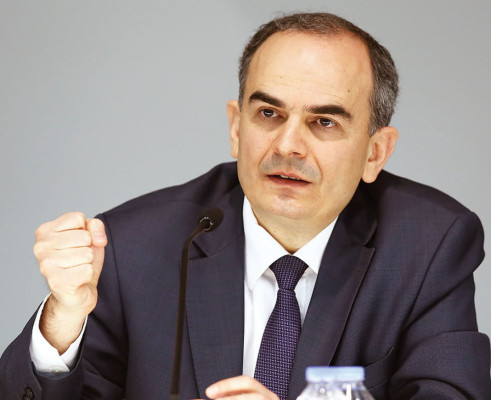 Turquía lidera la reacción a la caída de las divisas emergentes