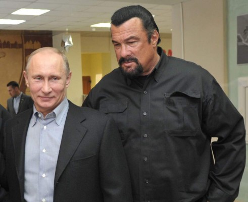 Putin concede la ciudadanía rusa al actor estadounidense Steven Seagal