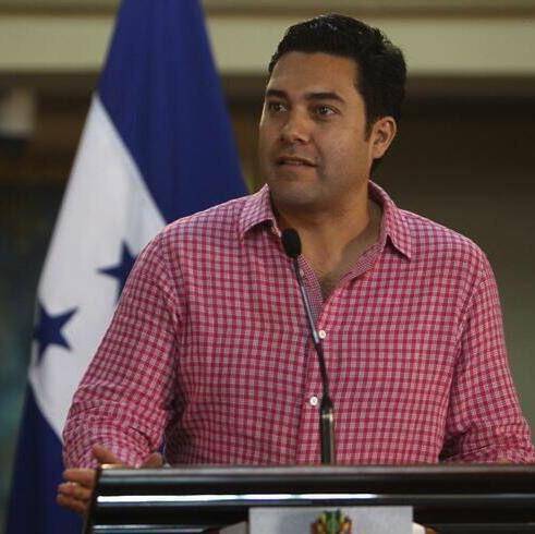 Cabe recordar que el ahora precandidato por el movimiento “Unidad y Esperanza” de Asfura ejerció como cónsul de Honduras en Nueva York en 2018.