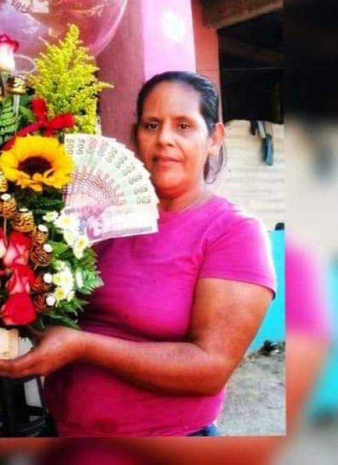 María Oneyda Urbina Mata, quien iba con un nieto en la unidad de transporte, murió en el lugar.