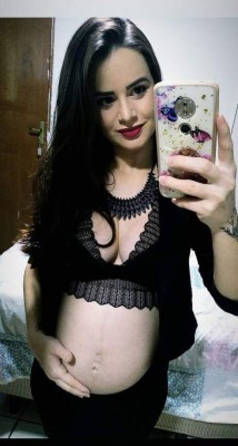 Larissa de 24 años soñaba con convertirse en madre y no cabía de la emoción cuando supo que esperaba gemelos, revelaron familiares a medios locales.