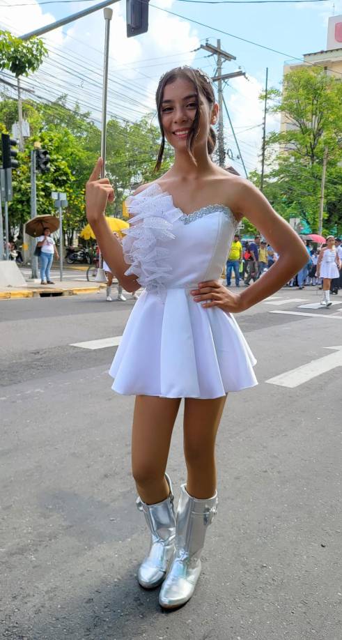 Nahomi Vega, bella palillona del centro educativo Gilberto Pineda.