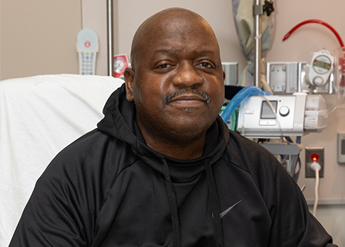 Muere paciente que recibió primer trasplante de riñón de cerdo en EEUU