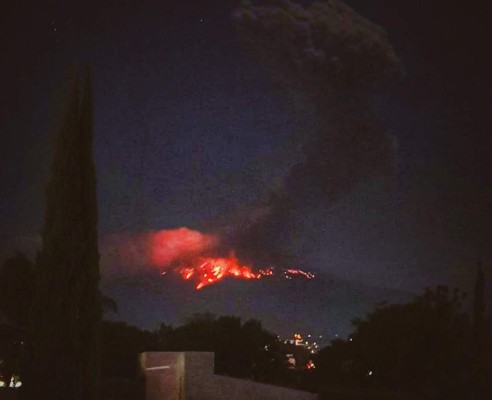 El volcán Popocatépetl registra fuerte explosión