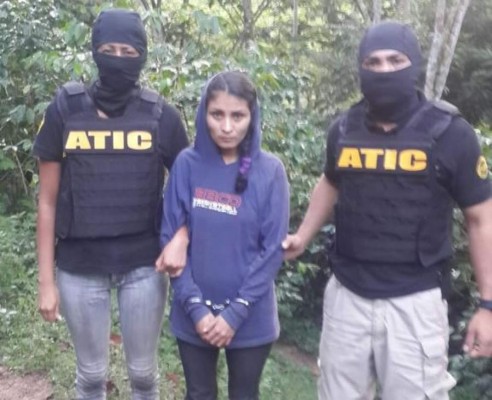 Por crimen pasional capturan a mujer que mató a hondureña