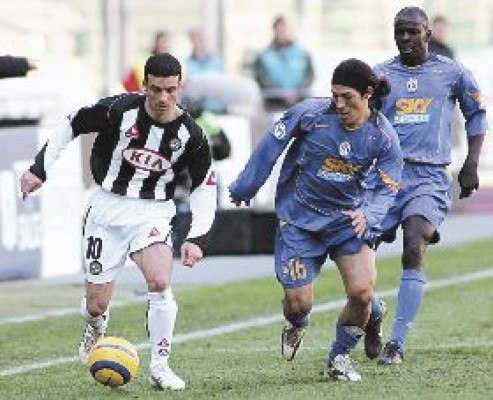 Camoranesi se queda con la Juventus