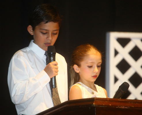 En la Escuela Internacional Sampedrana forman líderes en oratoria