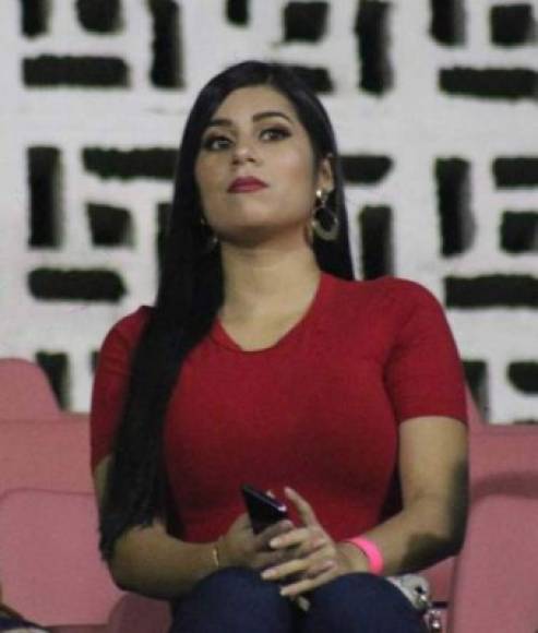 Alejandra Ruiz es una linda catracha que ha participado en varios certámenes de belleza poniendo en alto el nombre de Honduras en el exterior.