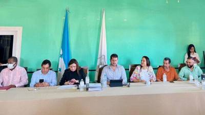 El alcalde Bader Dip y los regidores aprobaron el fondo el 26 de diciembre de 2023. El vicalcalde Antonio Canelas fue el único se abstuvo.