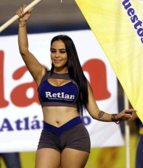 Jeimy Álvarez fue la gran sensación de la jornada por su belleza y sensualidad.