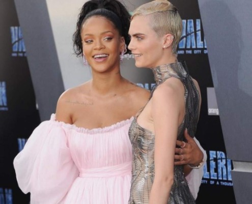 Rihanna y Cara Delevingne se enfrentan, ¿quién es más sensual?