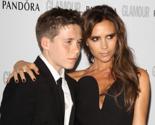 Los Beckham ponen a trabajar a su hijo en cafetería